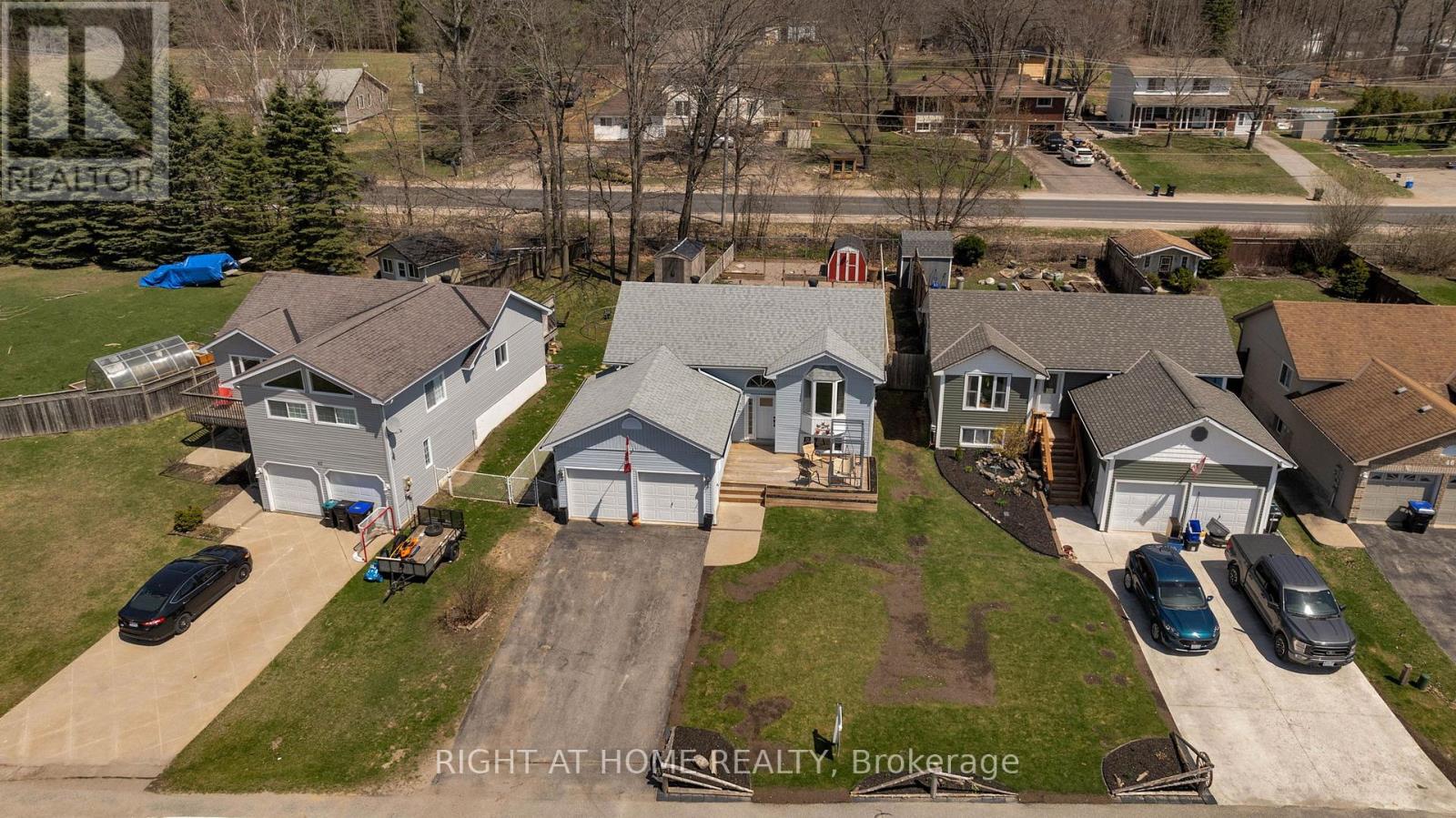 42 Byrnes Crescent, Penetanguishene, Ontario  L9M 1V9 - Photo 36 - S12213520