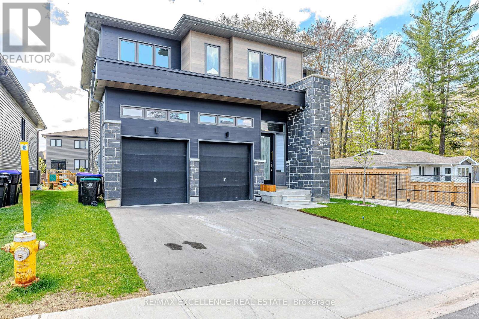 80 BERKELY STREET, Wasaga Beach, Ontario