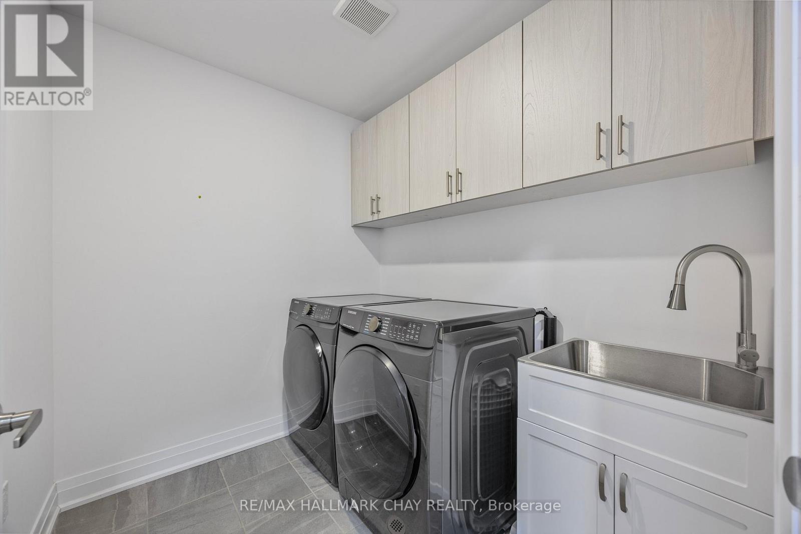159 Franklin Trail, Barrie, Ontario  L9J 0J1 - Photo 21 - S12213632