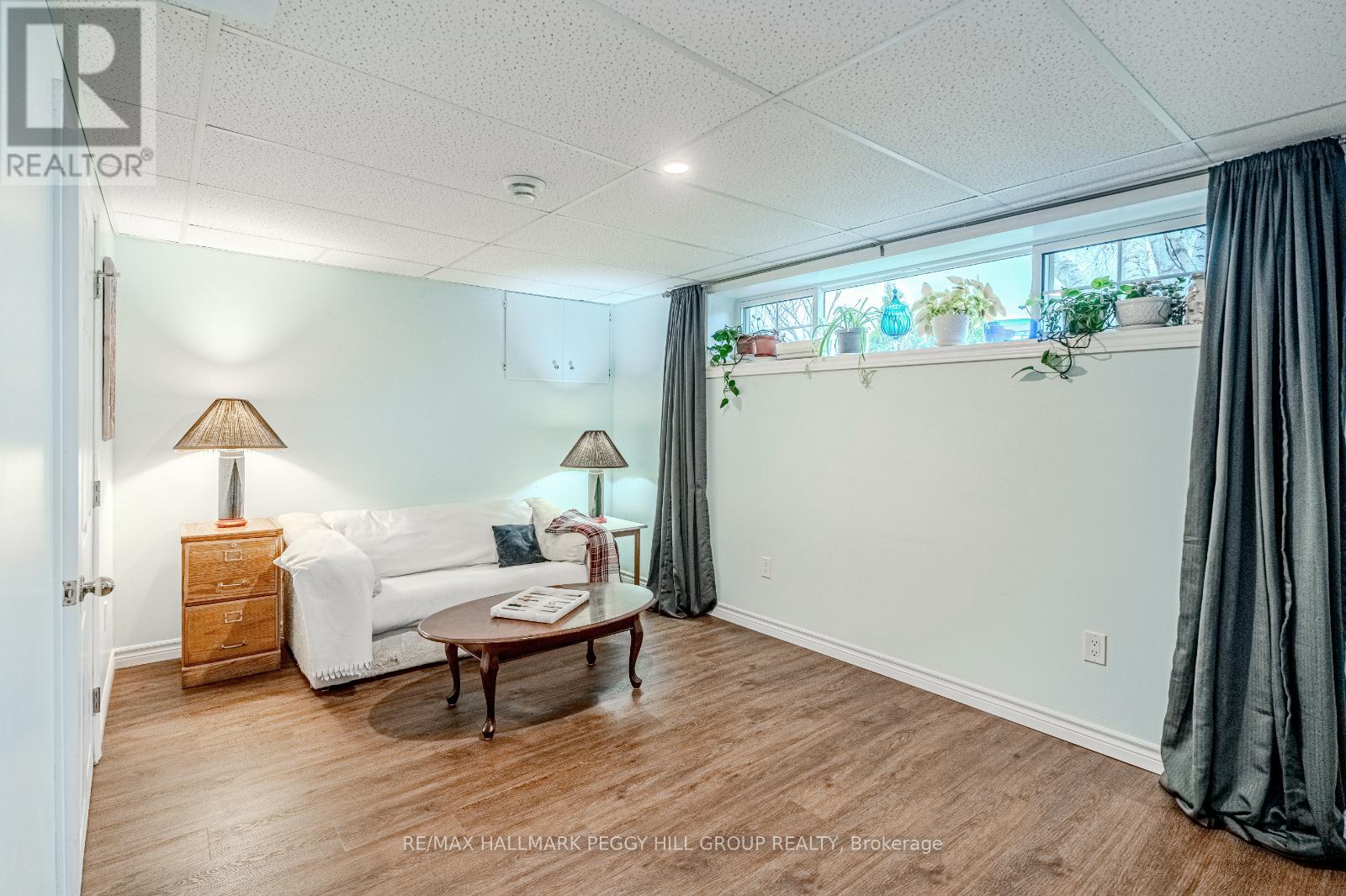 33 Porter Crescent, Barrie, Ontario  L4M 5H8 - Photo 17 - S12213664