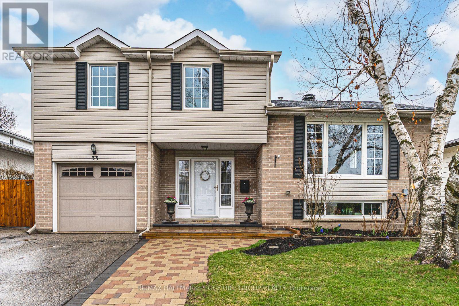 33 Porter Crescent, Barrie, Ontario  L4M 5H8 - Photo 2 - S12213664