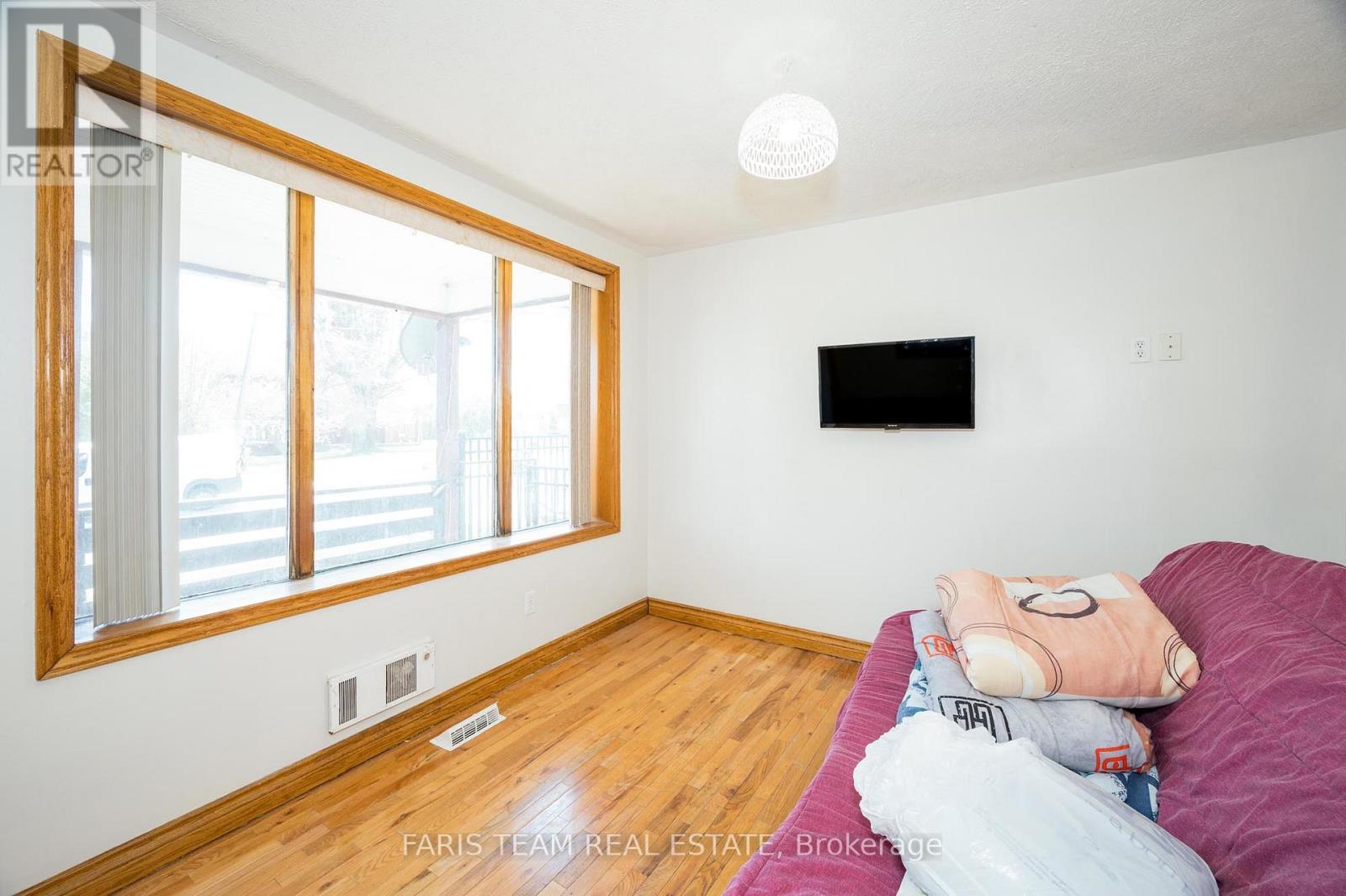 326 Lafontaine Road W, Tiny, Ontario  L9M 0H1 - Photo 12 - S12213701