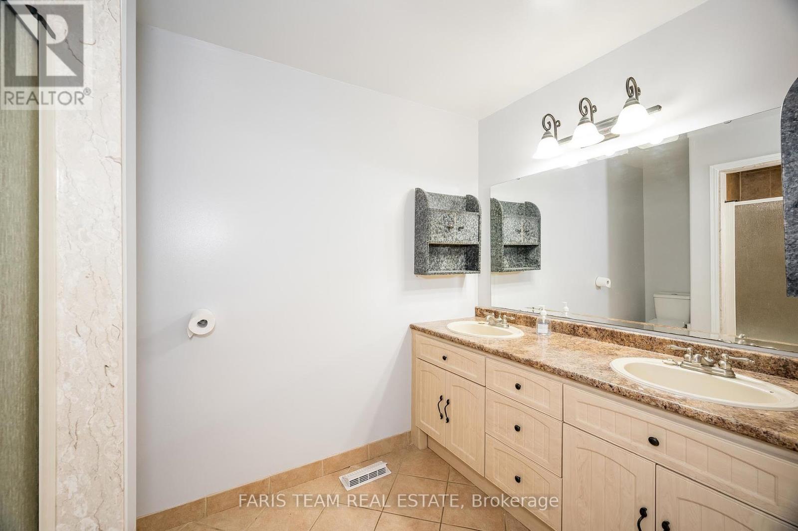 326 Lafontaine Road W, Tiny, Ontario  L9M 0H1 - Photo 13 - S12213701