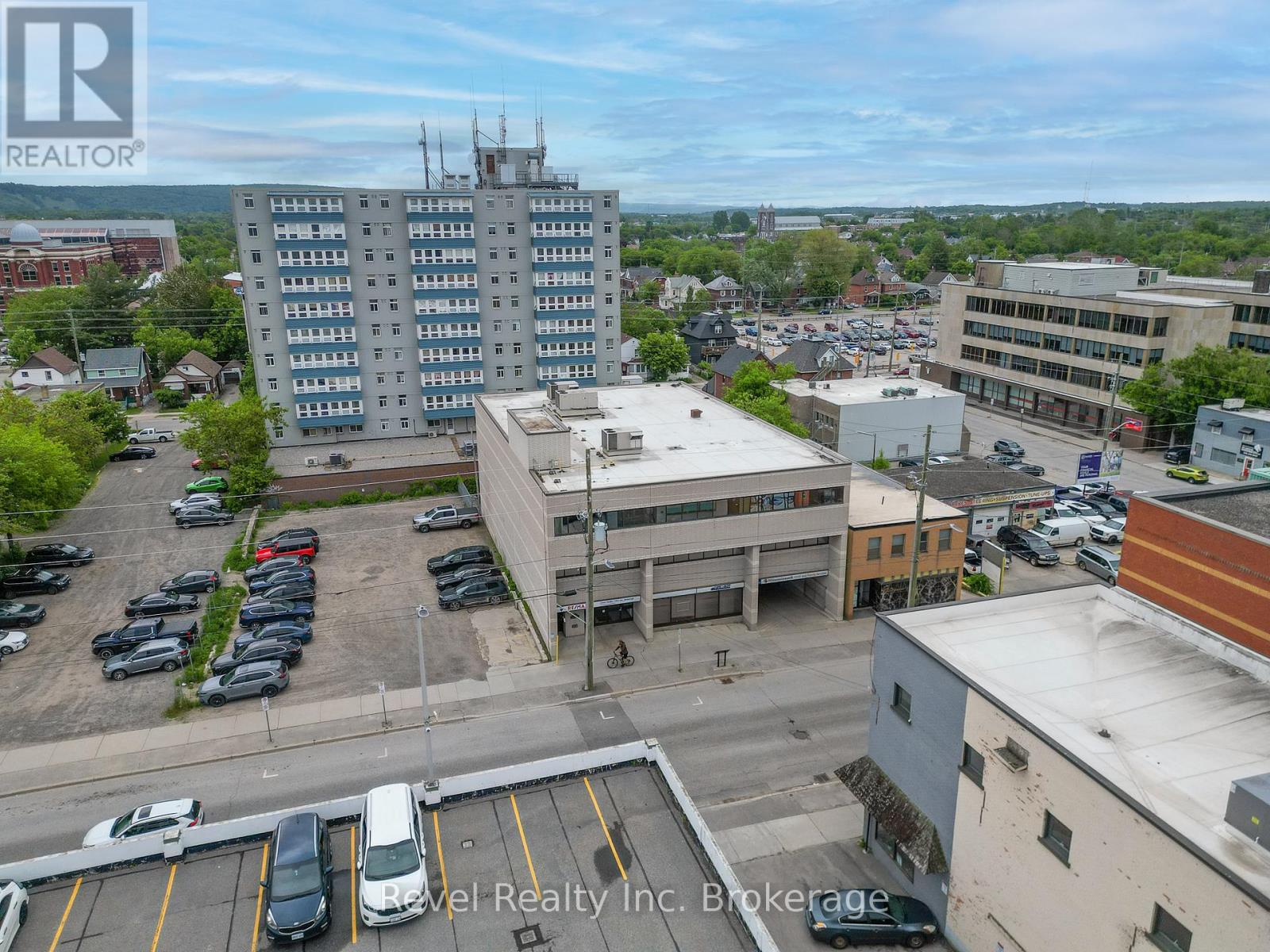 128-134 Mcintyre Street W, North Bay, Ontario  P1B 2Y6 - Photo 2 - X12098619