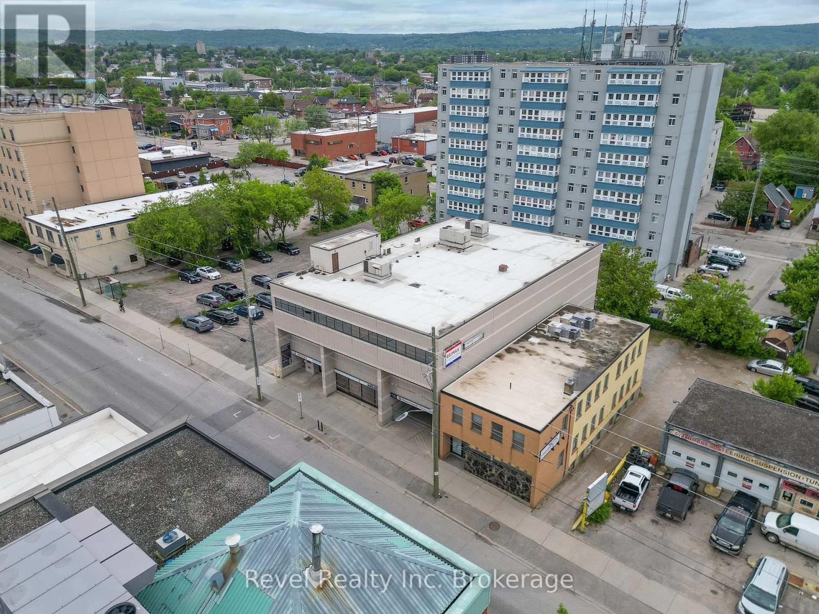 128-134 Mcintyre Street W, North Bay, Ontario  P1B 2Y6 - Photo 3 - X12098619