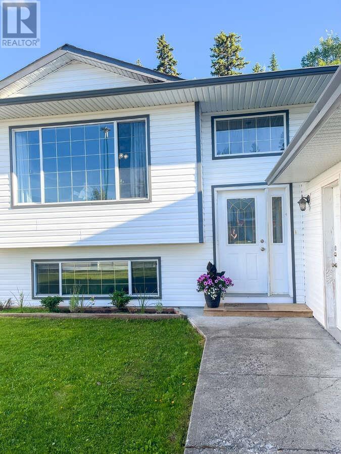 5423 Woodoak Crescent, Prince George, British Columbia  V2K 5A6 - Photo 2 - R3014367