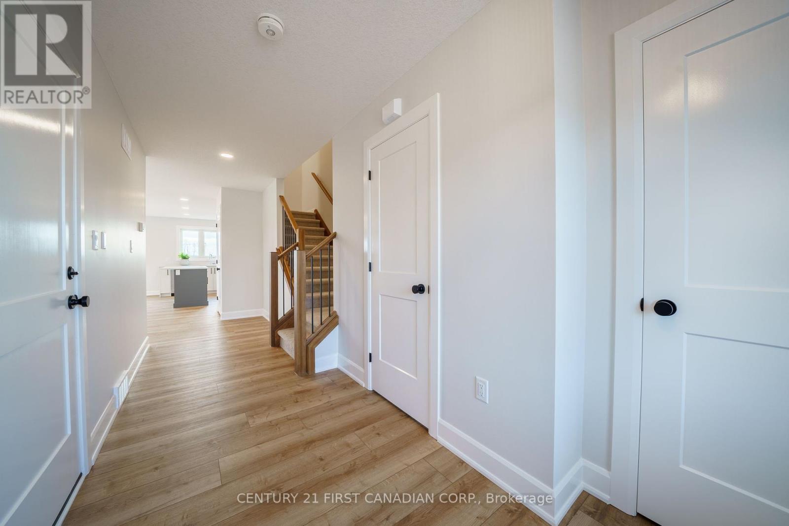27 Postma Crescent, North Middlesex, Ontario  N0M 1A0 - Photo 2 - X12149846