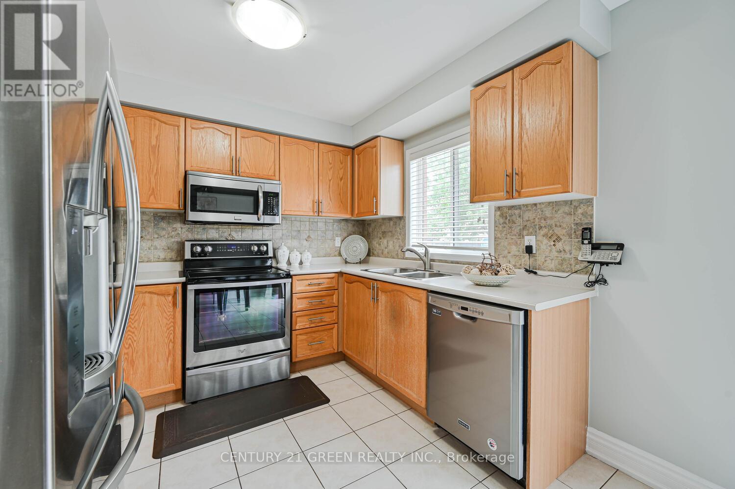 26 Whiteface Crescent, Brampton, Ontario  L6X 4W6 - Photo 16 - W12213301