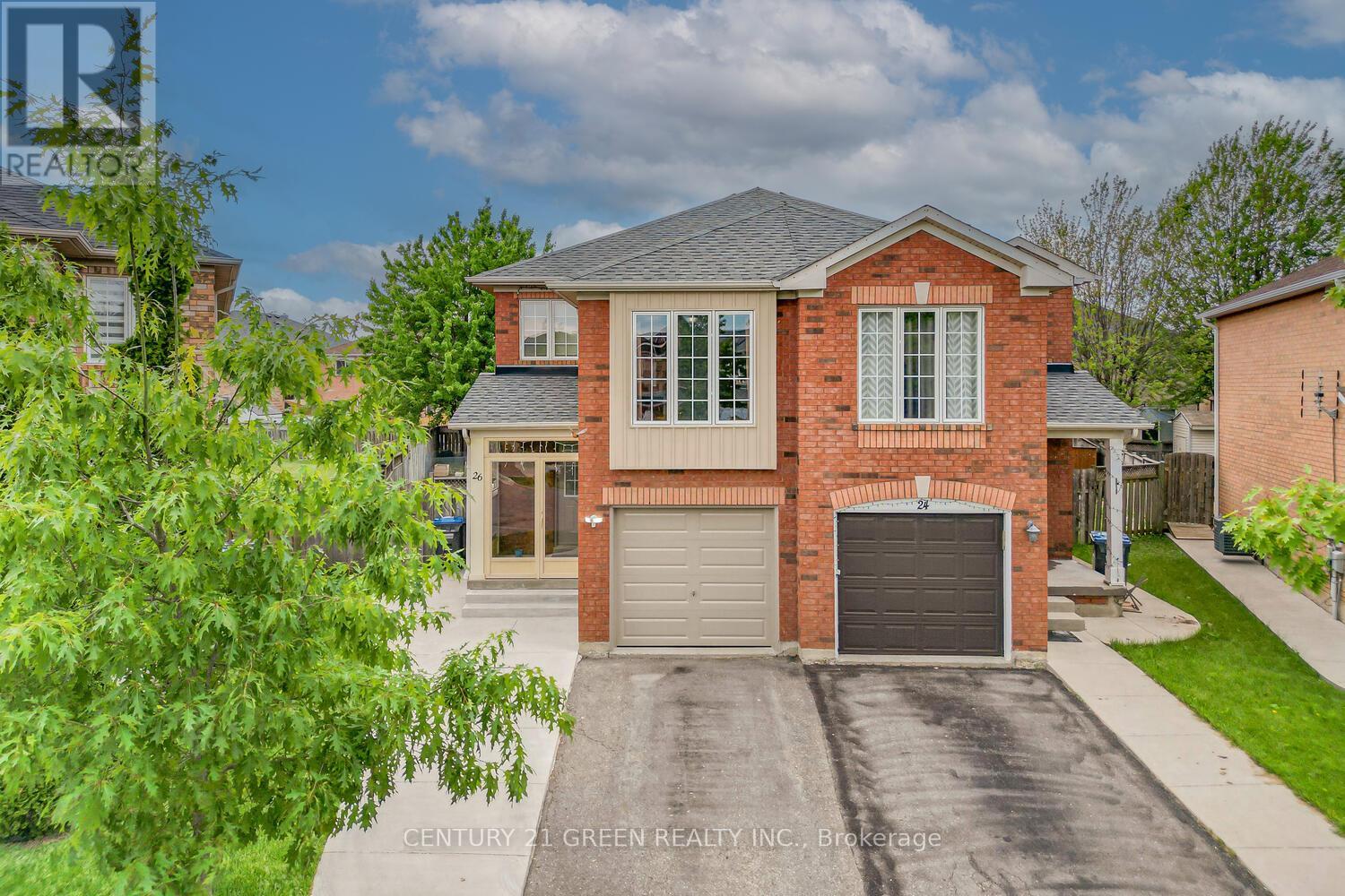 26 Whiteface Crescent, Brampton, Ontario  L6X 4W6 - Photo 2 - W12213301