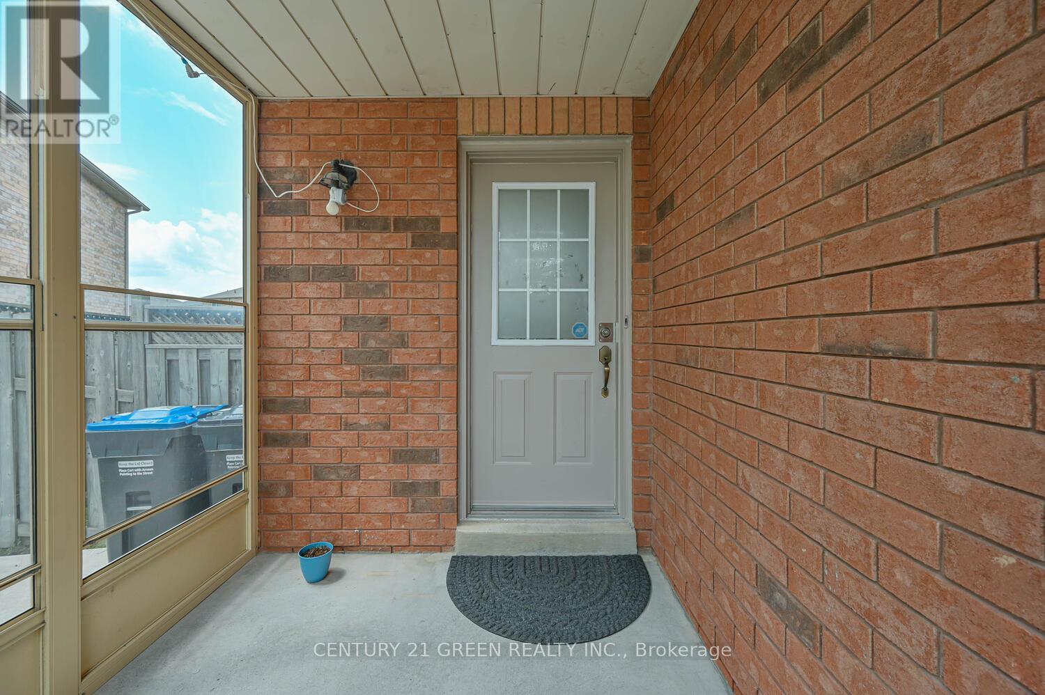 26 Whiteface Crescent, Brampton, Ontario  L6X 4W6 - Photo 3 - W12213301
