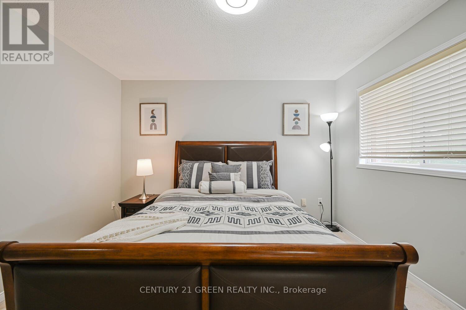 26 Whiteface Crescent, Brampton, Ontario  L6X 4W6 - Photo 30 - W12213301