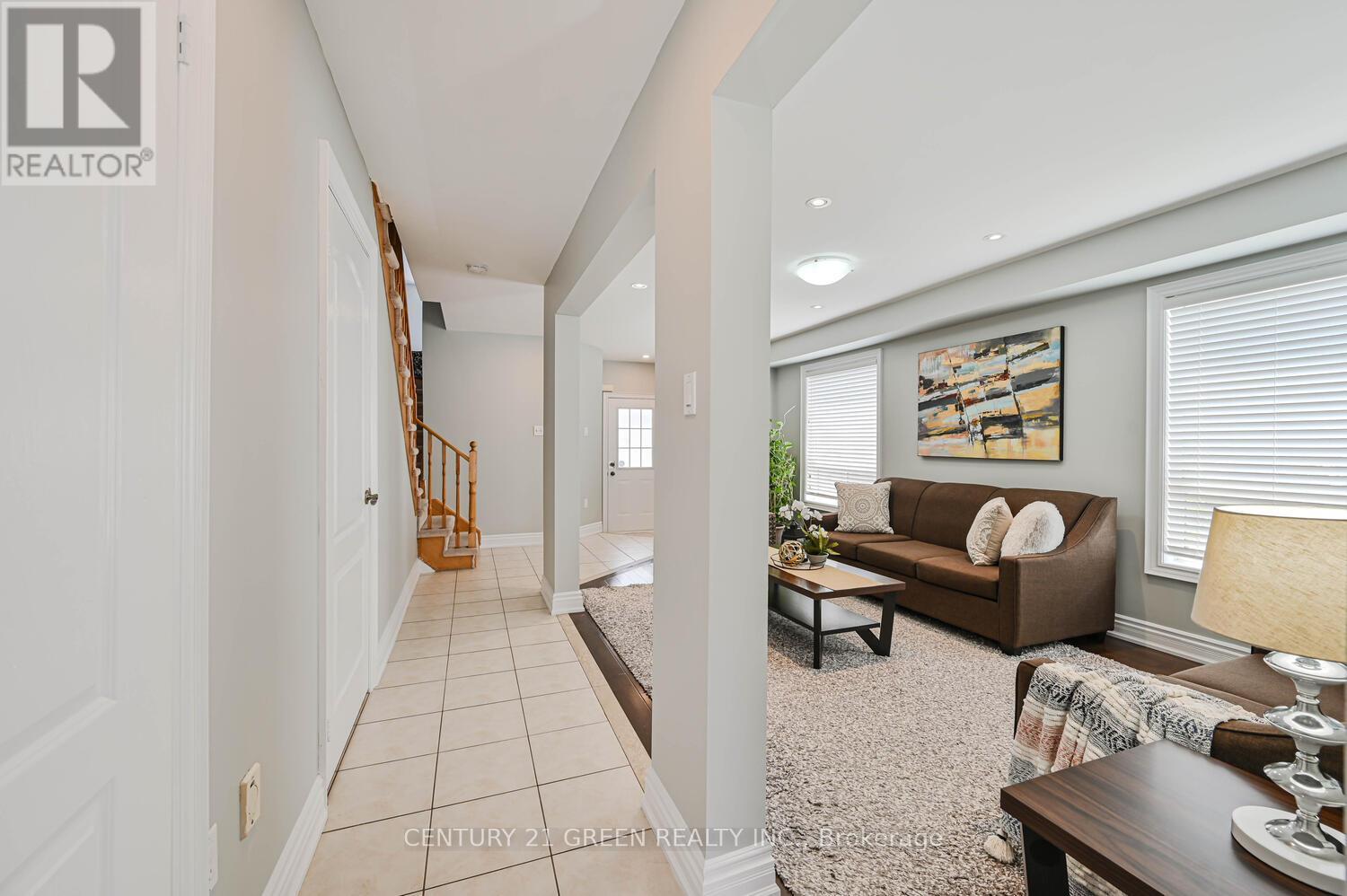 26 Whiteface Crescent, Brampton, Ontario  L6X 4W6 - Photo 8 - W12213301