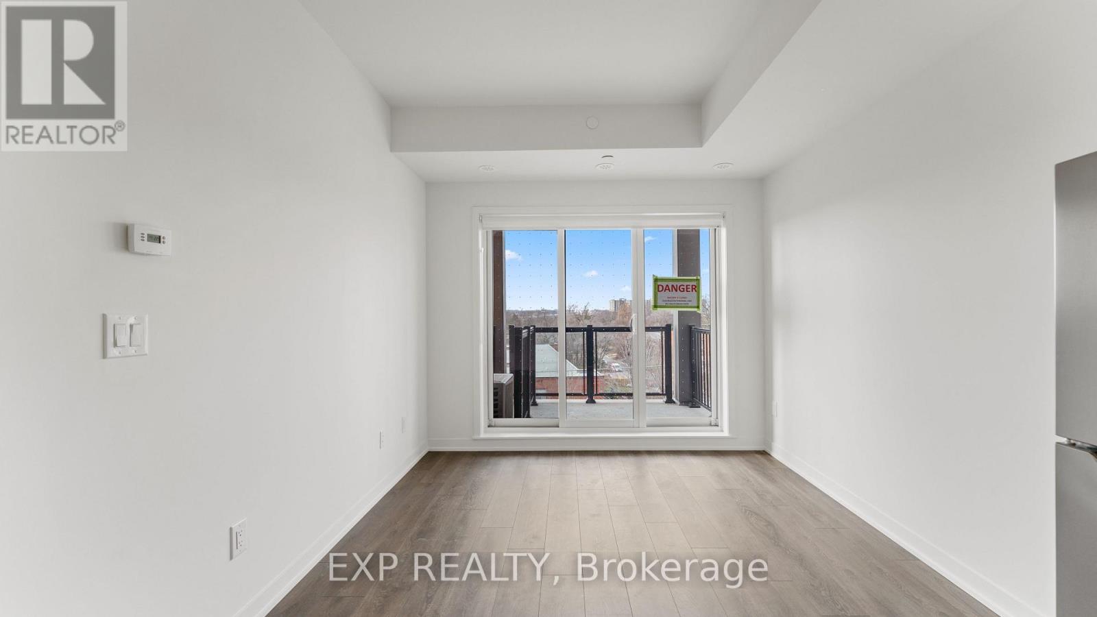 403 - 165 Canon Jackson Drive W, Toronto, Ontario  M6M 0C4 - Photo 7 - W12213312