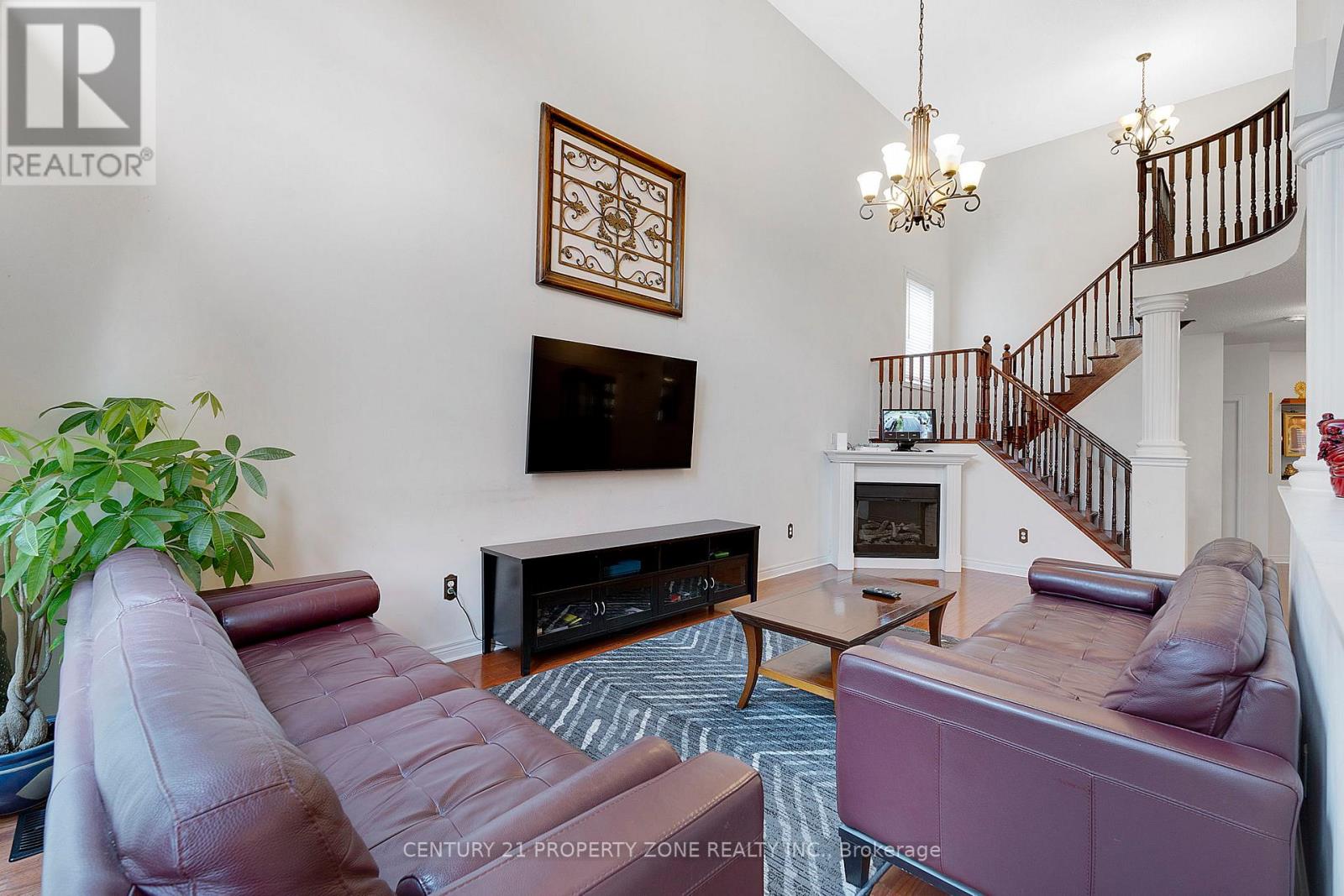 37 Denim Drive, Brampton, Ontario  L6P 2R3 - Photo 10 - W12213324