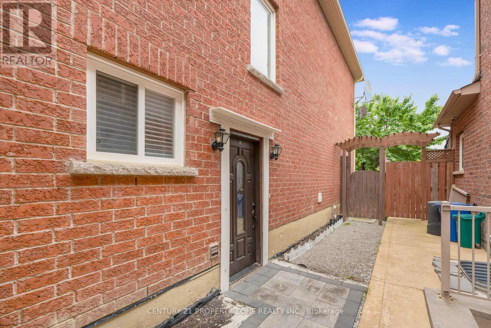 37 Denim Drive, Brampton, Ontario  L6P 2R3 - Photo 34 - W12213324