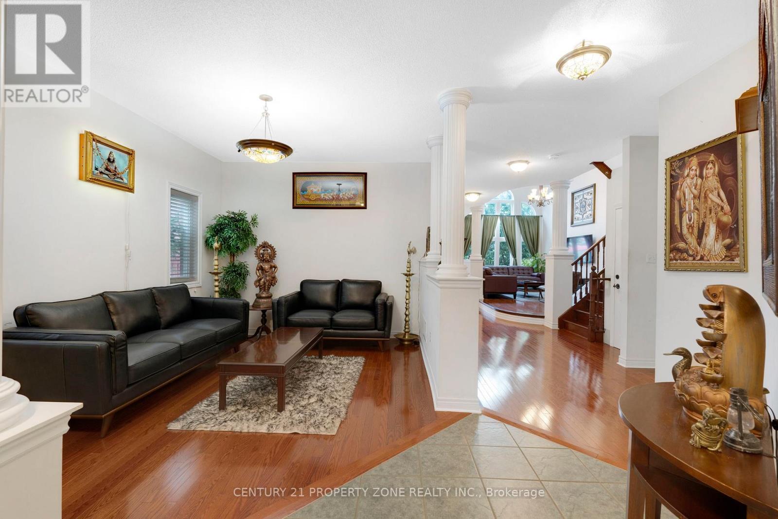37 Denim Drive, Brampton, Ontario  L6P 2R3 - Photo 7 - W12213324