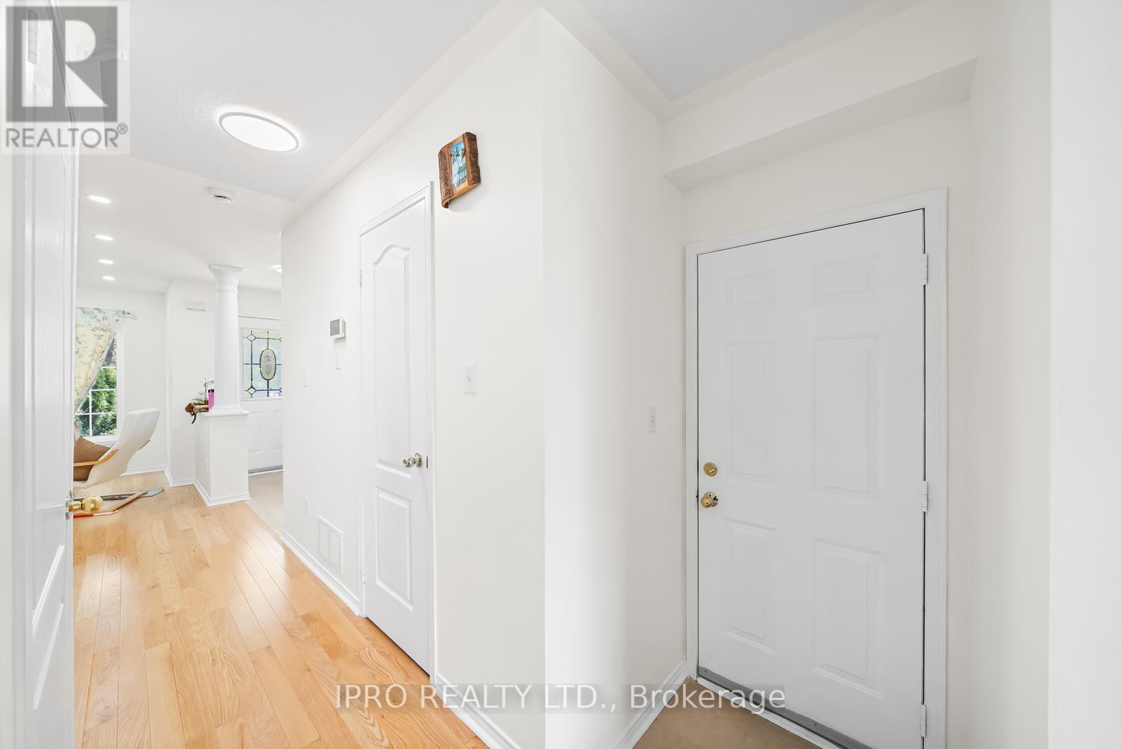 3480 Covent Crescent, Mississauga, Ontario  L5M 7K7 - Photo 8 - W12213326