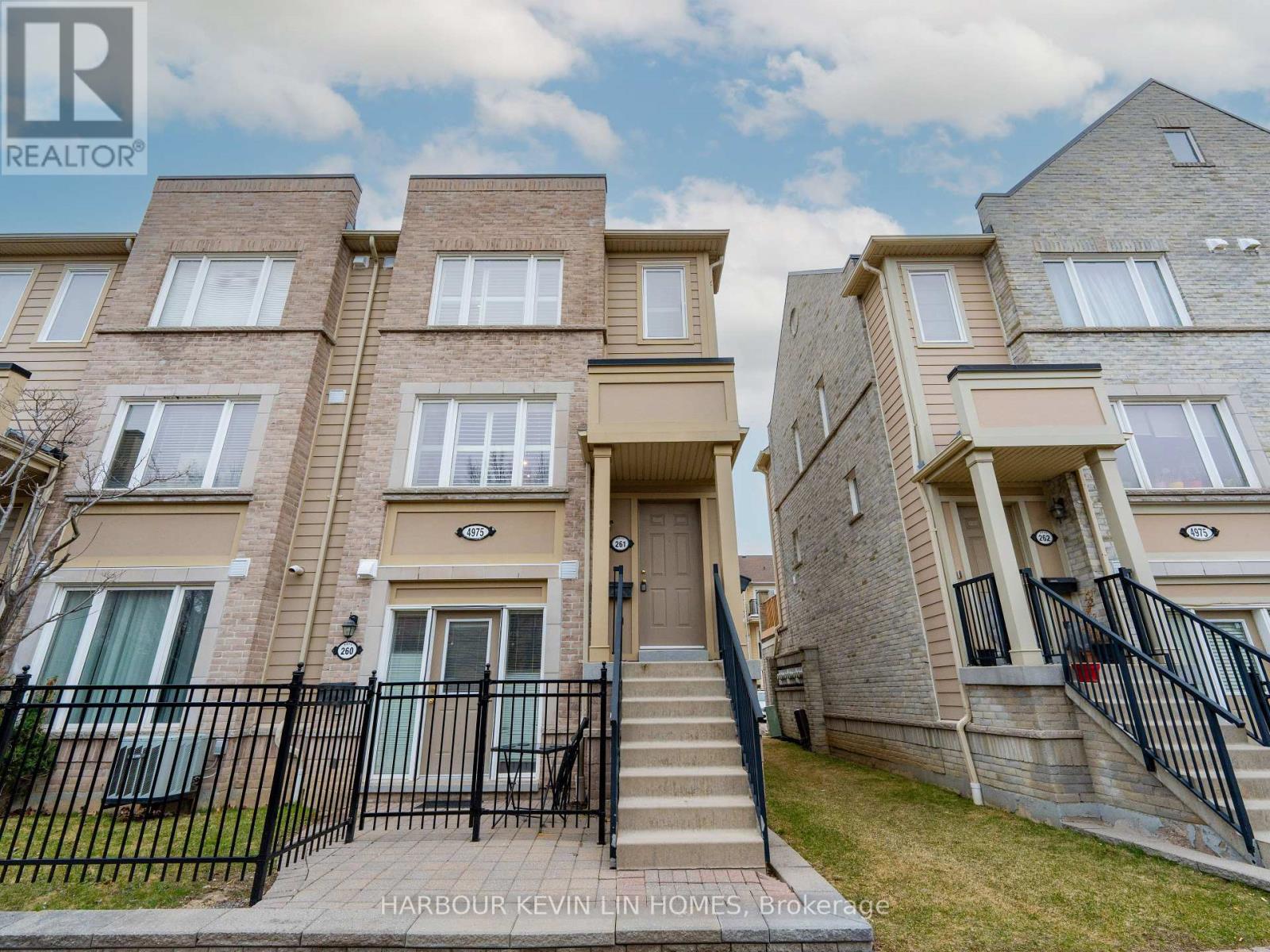 261 - 4975 Southampton Drive, Mississauga, Ontario  L5M 8E2 - Photo 1 - W12213337