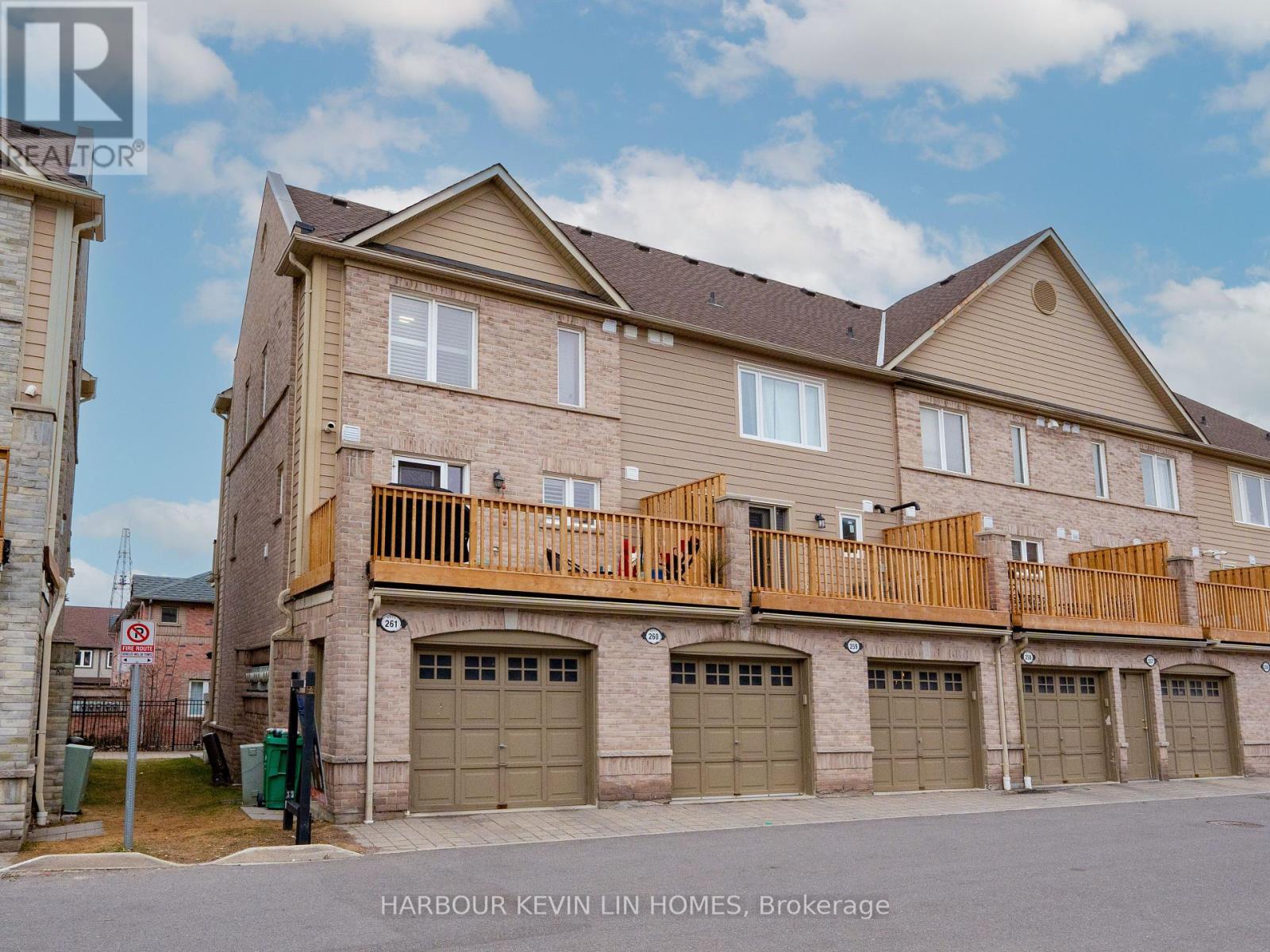 261 - 4975 Southampton Drive, Mississauga, Ontario  L5M 8E2 - Photo 4 - W12213337