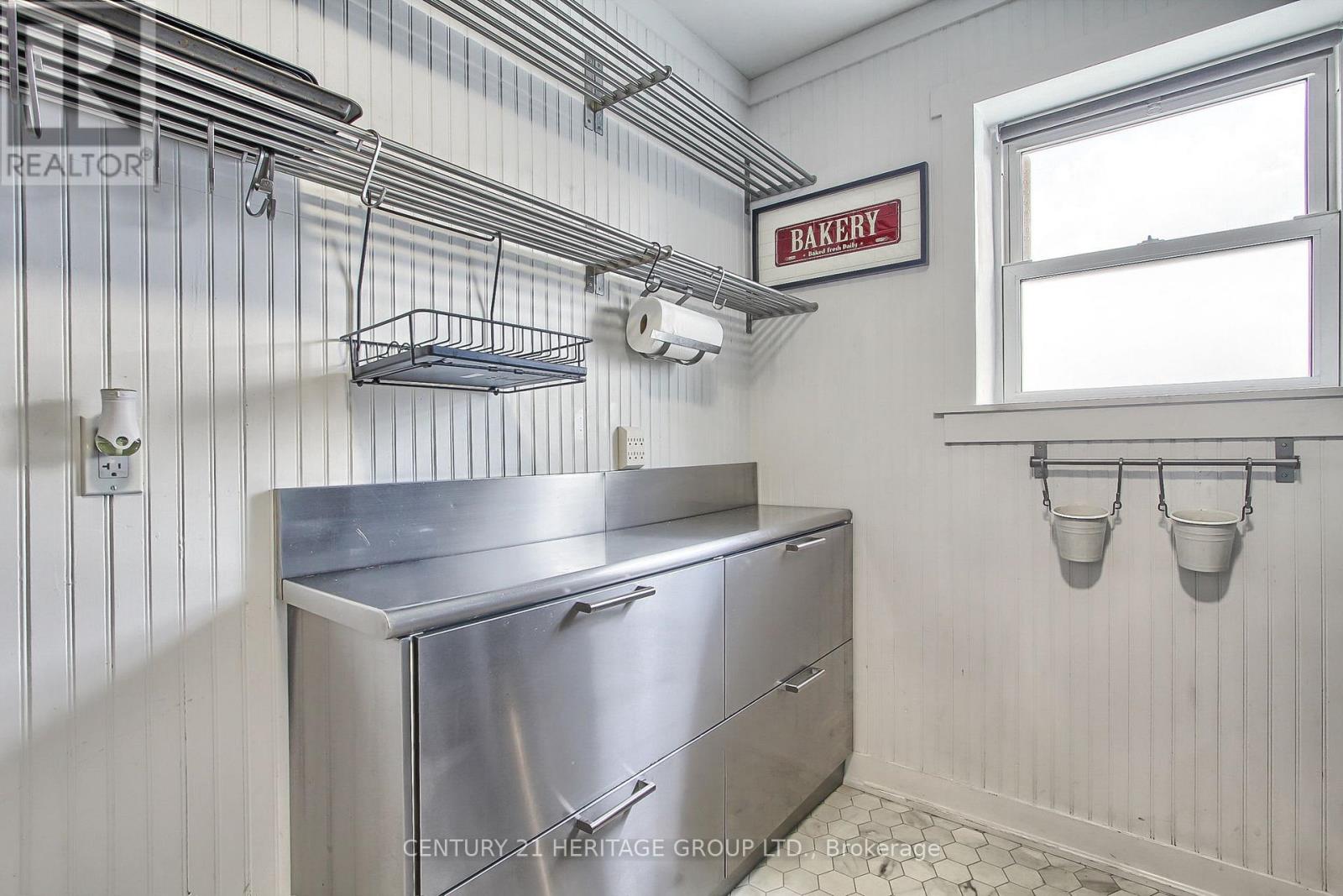 8 - 2418 New Street, Burlington, Ontario  L7R 1J6 - Photo 13 - W12213368
