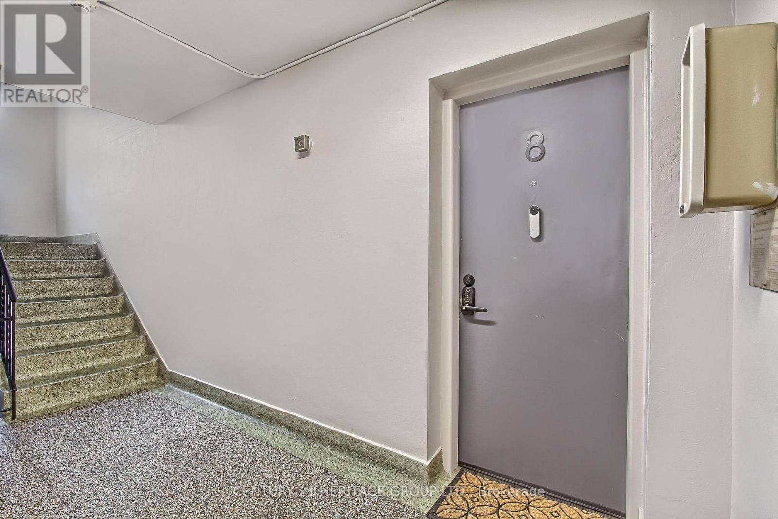 8 - 2418 New Street, Burlington, Ontario  L7R 1J6 - Photo 6 - W12213368