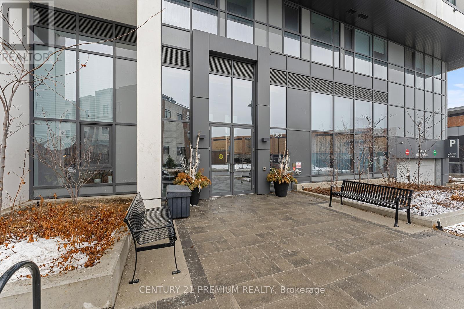 1204 - 1063 Douglas Mccurdy Comm Circle, Mississauga, Ontario  L5G 0C5 - Photo 2 - W12213382