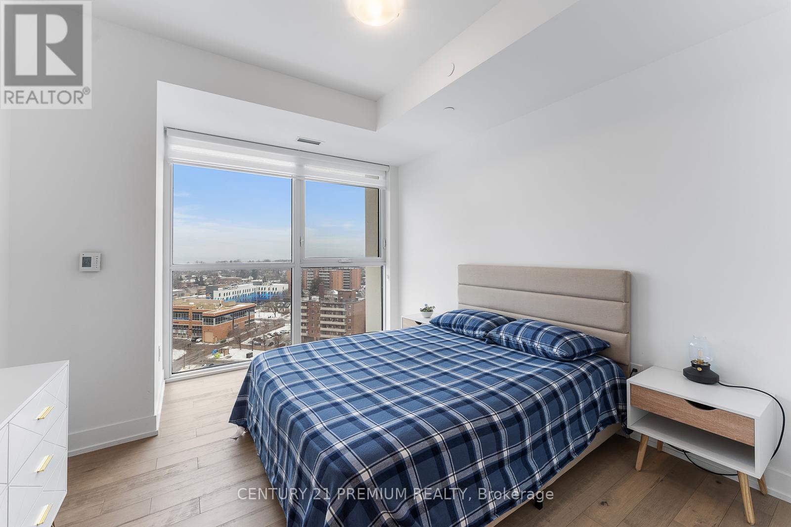 1204 - 1063 Douglas Mccurdy Comm Circle, Mississauga, Ontario  L5G 0C5 - Photo 21 - W12213382