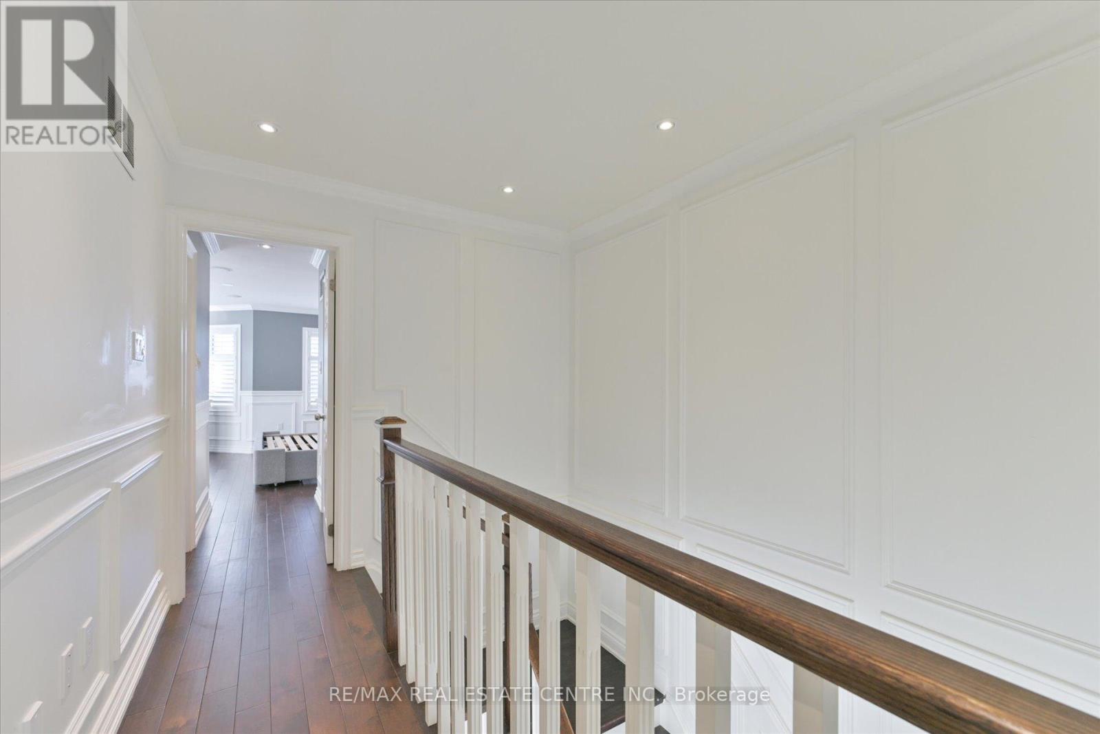 5915 Whitehorn Avenue, Mississauga, Ontario  L5V 2Z2 - Photo 21 - W12213400