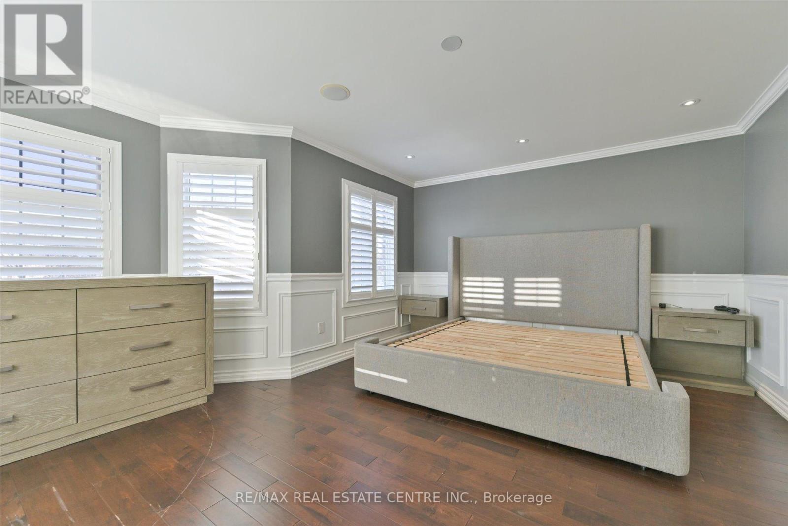 5915 Whitehorn Avenue, Mississauga, Ontario  L5V 2Z2 - Photo 23 - W12213400