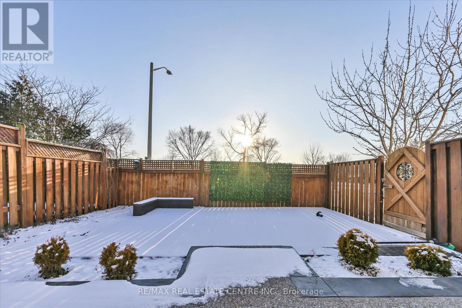 5915 Whitehorn Avenue, Mississauga, Ontario  L5V 2Z2 - Photo 38 - W12213400