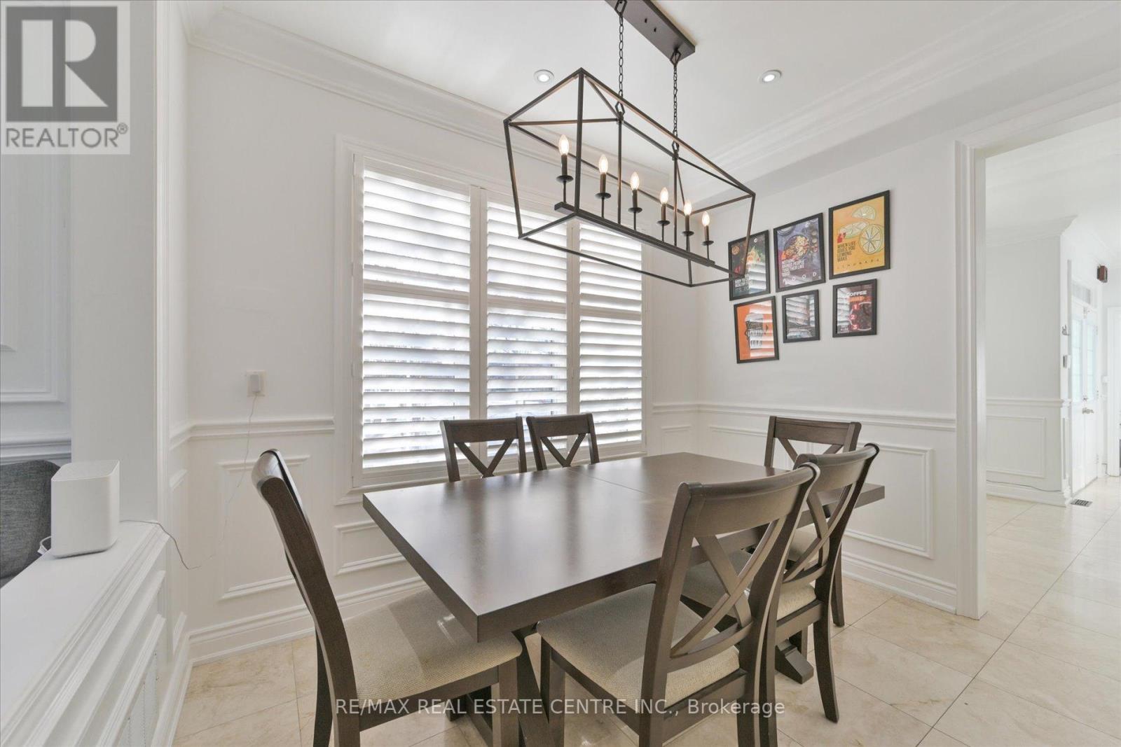 5915 Whitehorn Avenue, Mississauga, Ontario  L5V 2Z2 - Photo 9 - W12213400