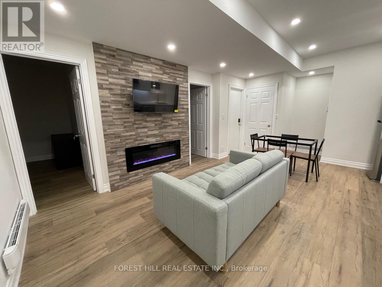#lower - 263 Glen Park Avenue, Toronto (Yorkdale-Glen Park), Ontario  M6B 2E2 - Photo 5 - W12213413
