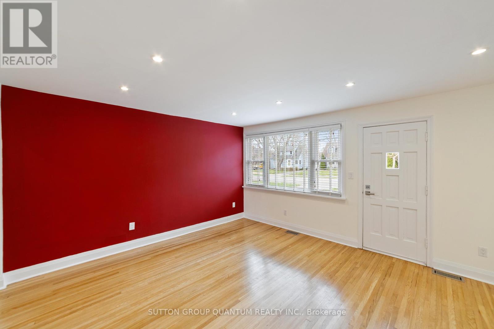 407 Queen Mary Drive, Oakville, Ontario  L6K 3M2 - Photo 9 - W12213421