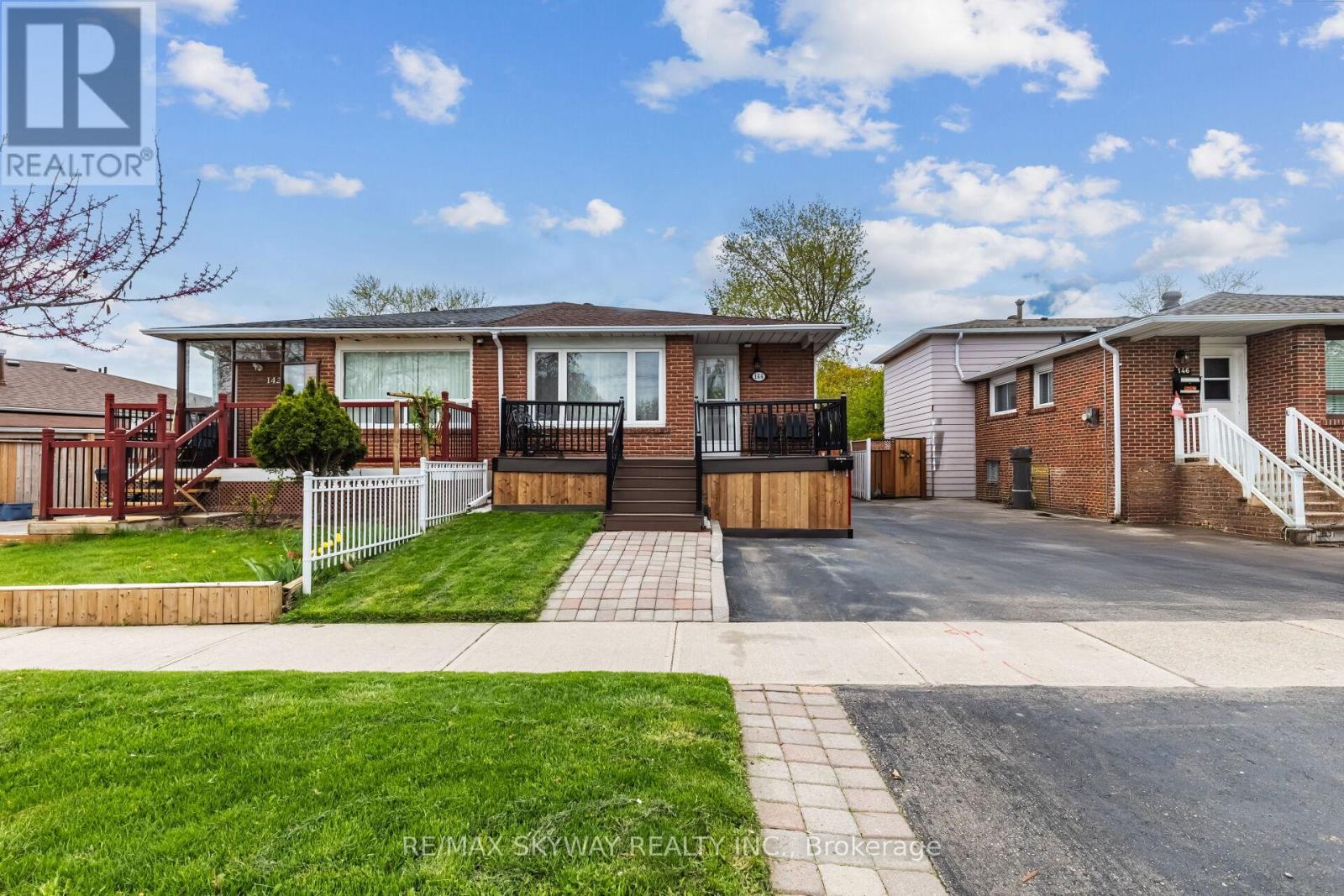 144 Archdekin Drive, Brampton, Ontario  L6V 1Y7 - Photo 1 - W12213460