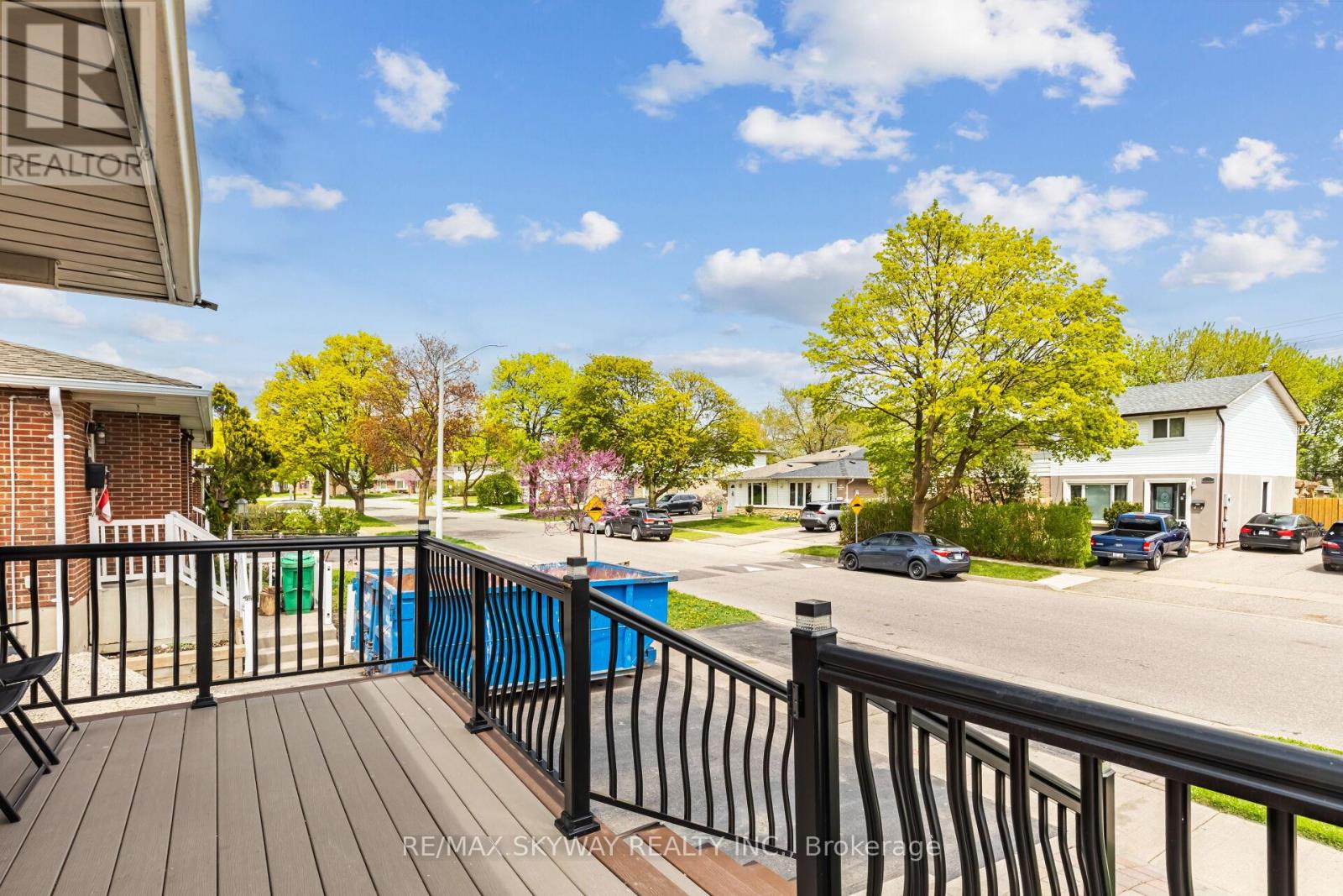 144 Archdekin Drive, Brampton, Ontario  L6V 1Y7 - Photo 4 - W12213460