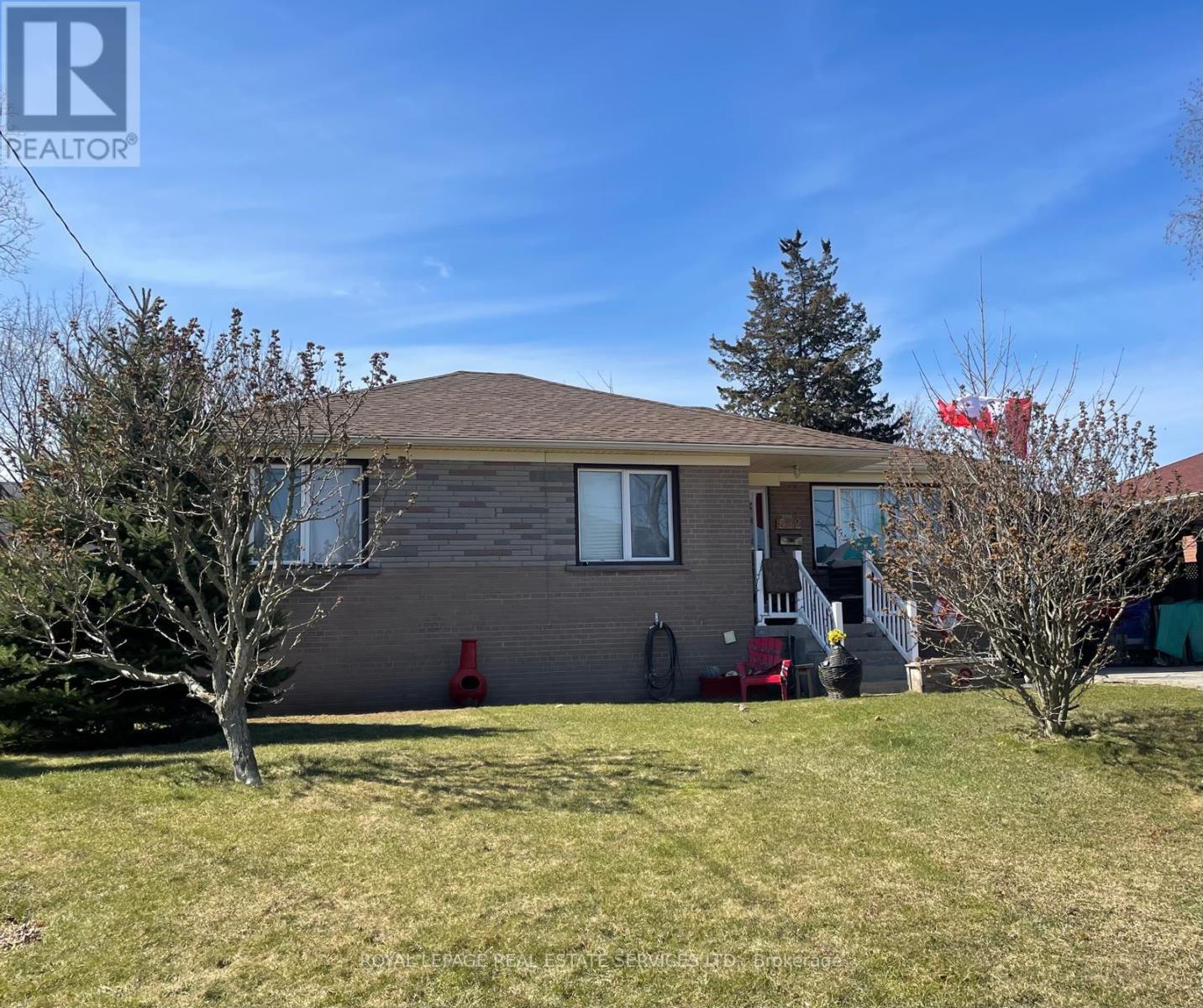 522 Weynway Court, Oakville, Ontario  L6L 4G7 - Photo 2 - W12213502