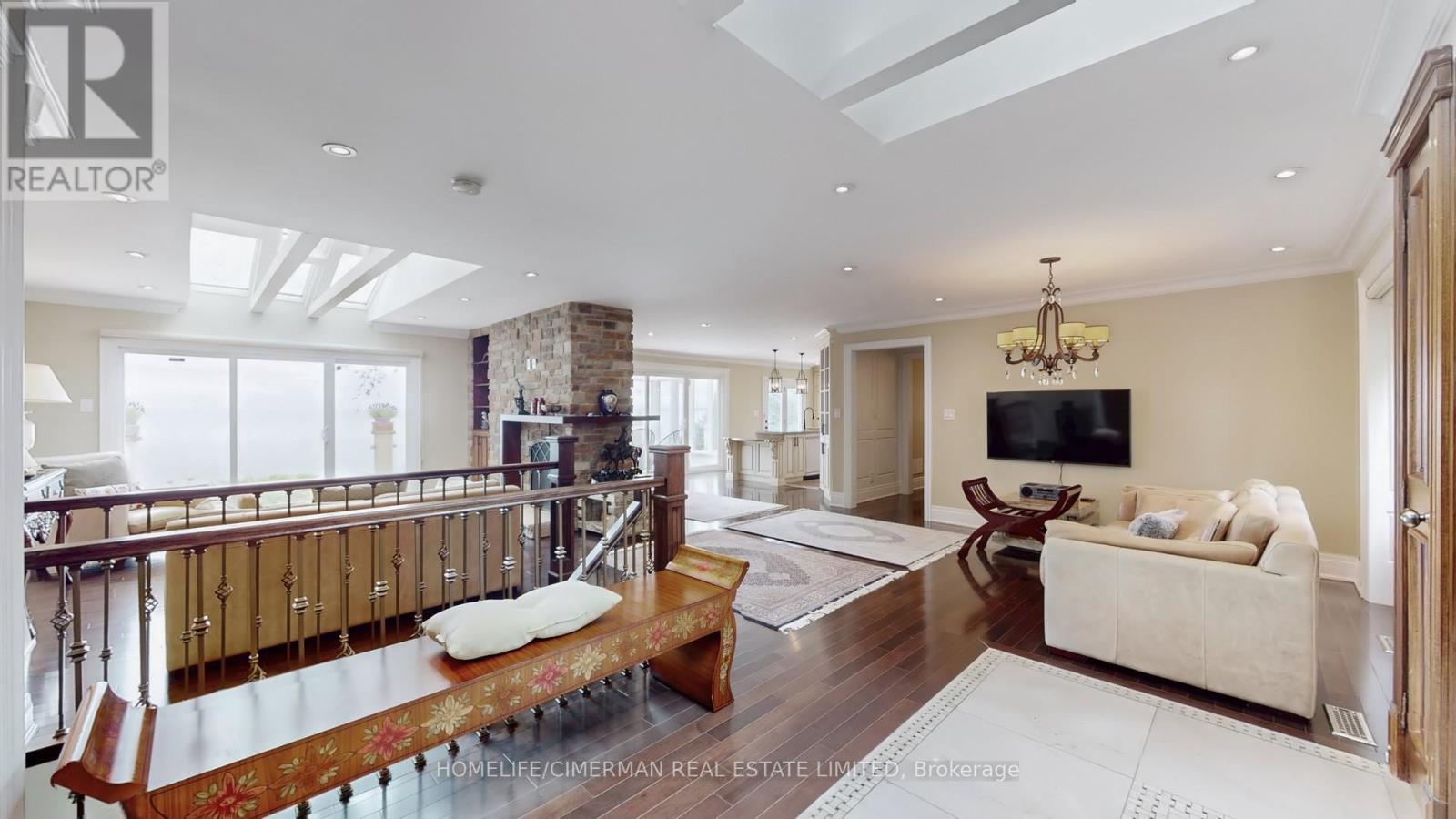 3346 Lakeshore Road W, Oakville, Ontario  L6L 6S6 - Photo 11 - W12213506