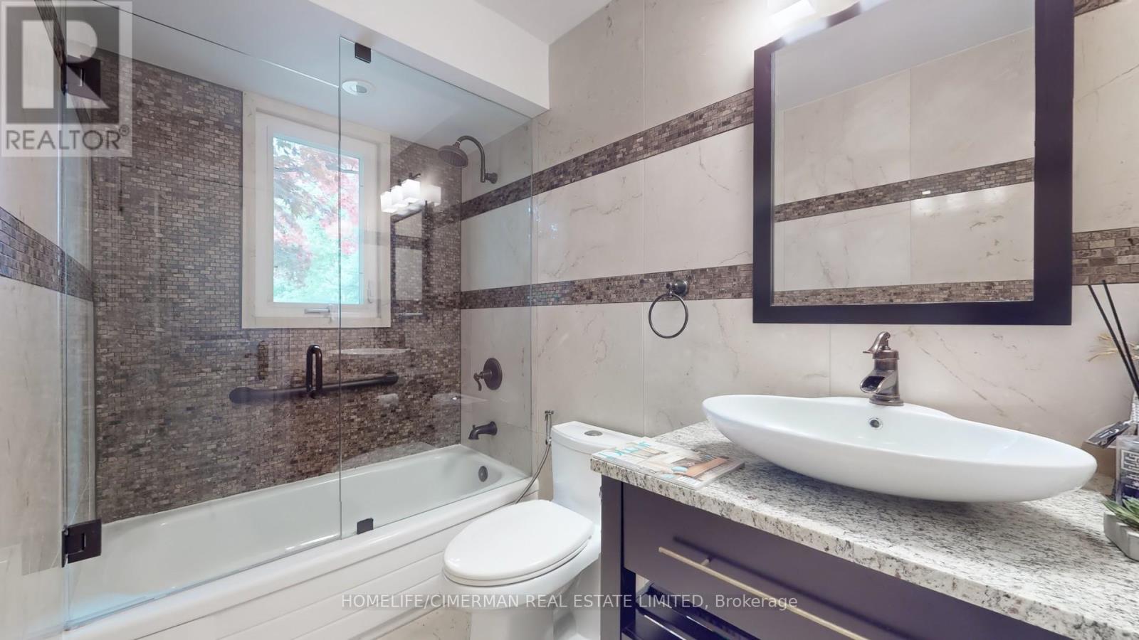 3346 Lakeshore Road W, Oakville, Ontario  L6L 6S6 - Photo 26 - W12213506