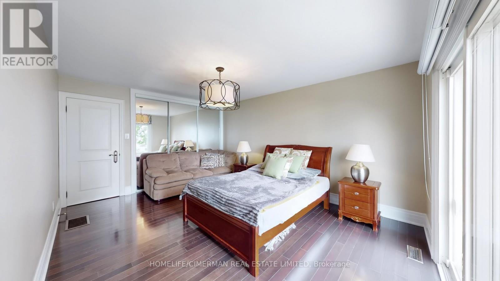 3346 Lakeshore Road W, Oakville, Ontario  L6L 6S6 - Photo 28 - W12213506