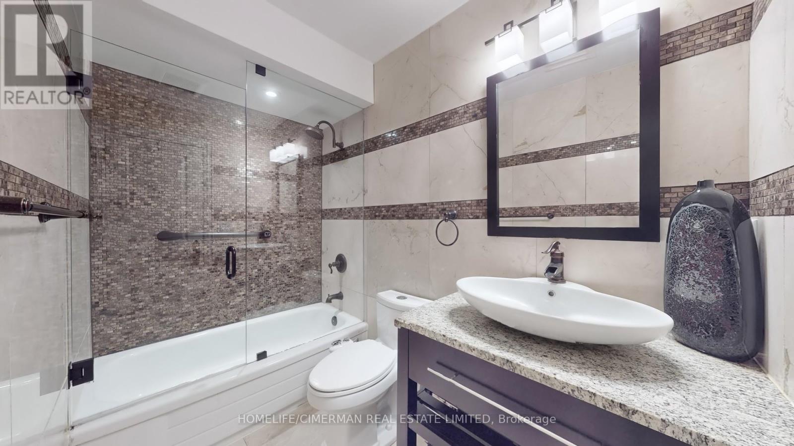 3346 Lakeshore Road W, Oakville, Ontario  L6L 6S6 - Photo 30 - W12213506