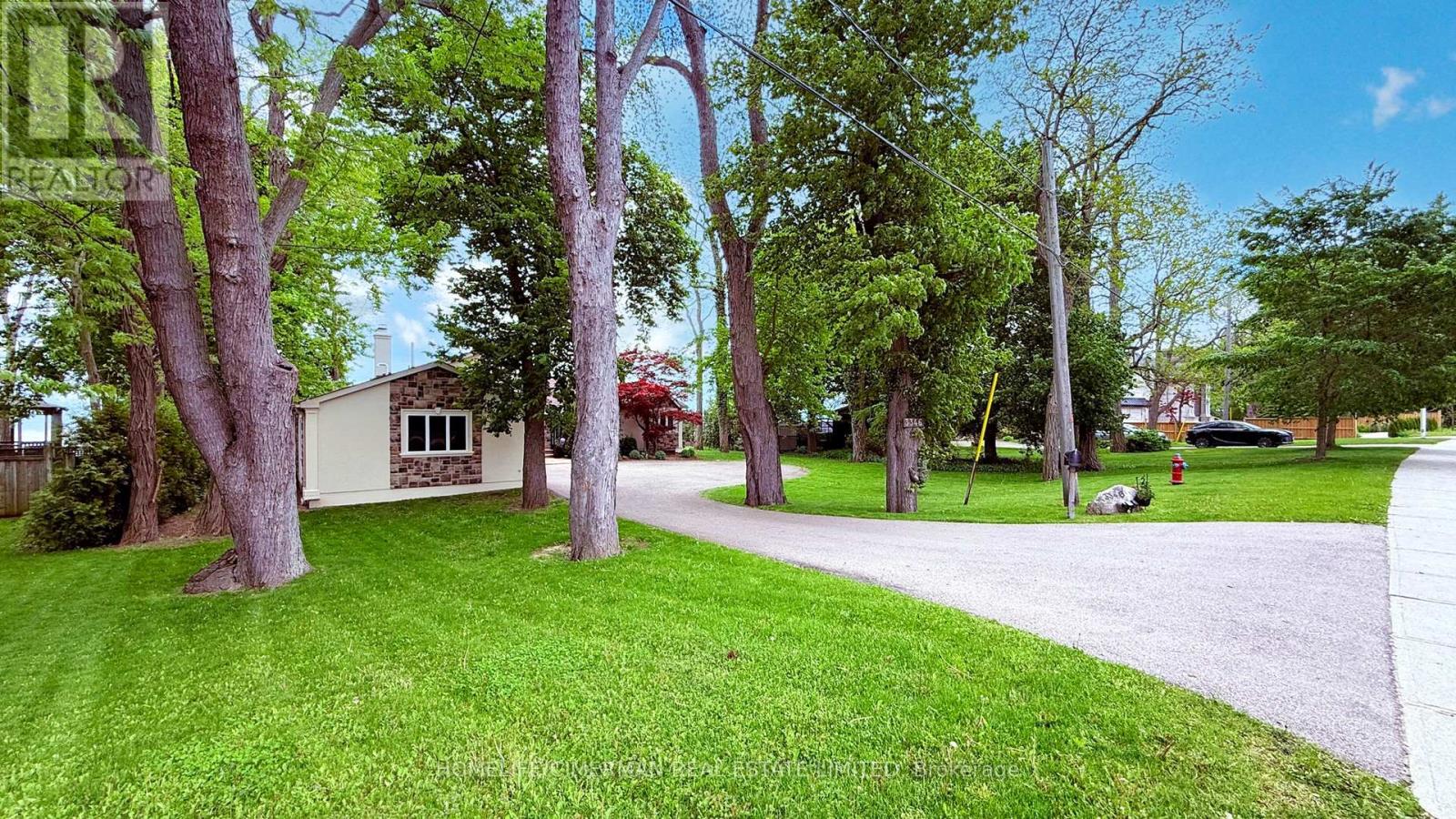 3346 Lakeshore Road W, Oakville, Ontario  L6L 6S6 - Photo 5 - W12213506
