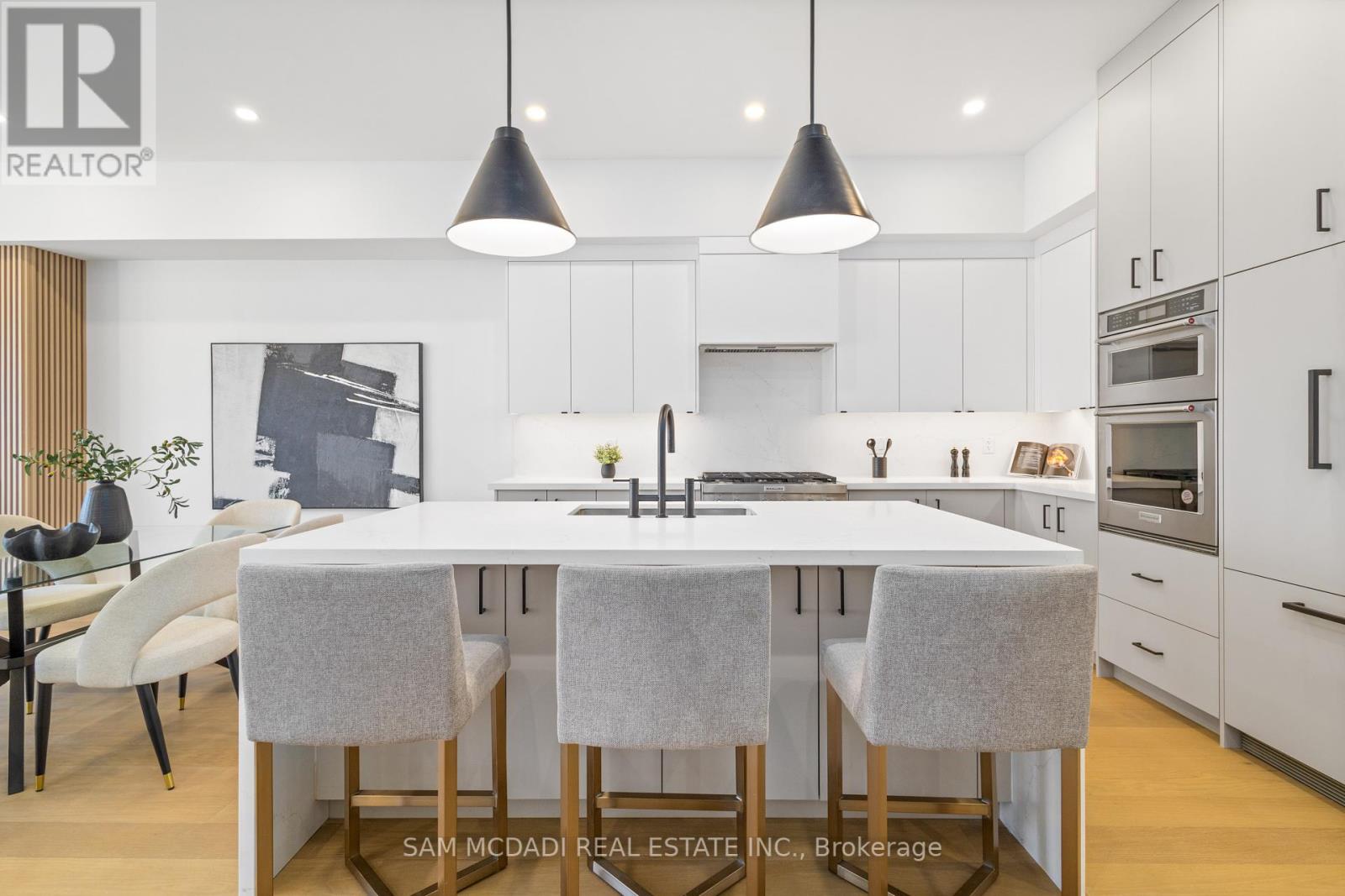 Property at 1037 CAVEN STREET image 5