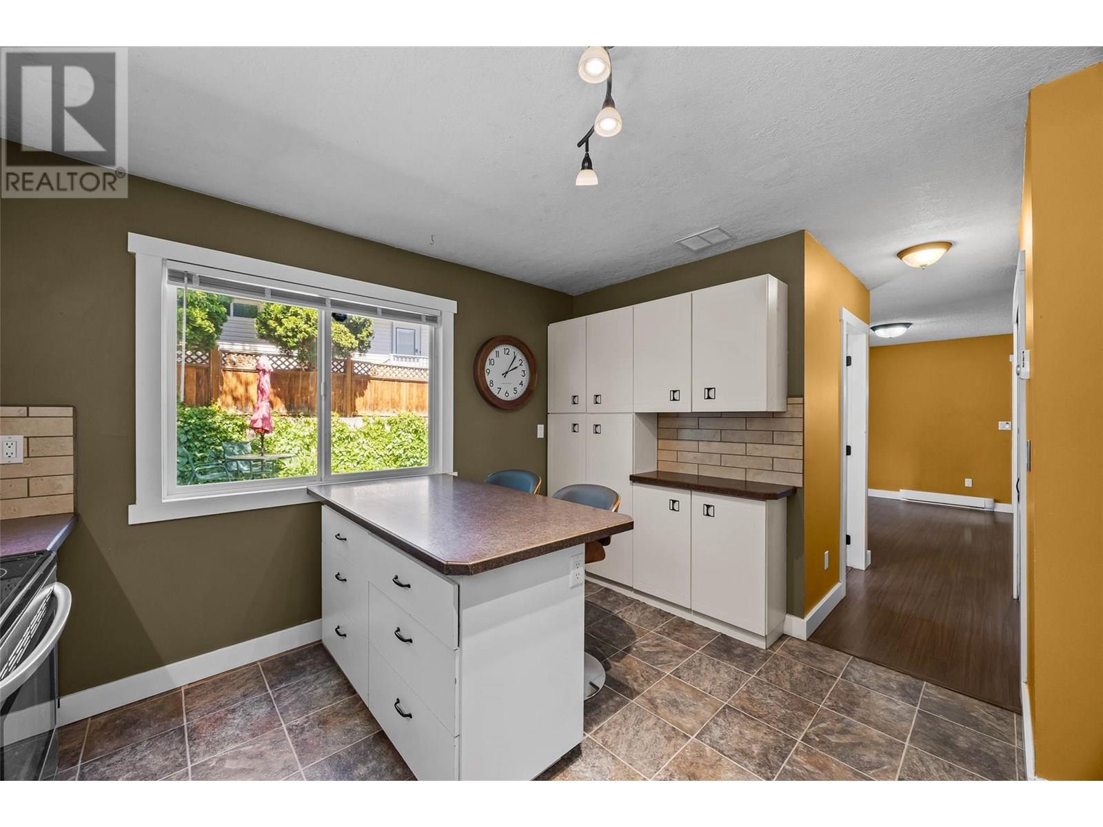 1172 Linthorpe Road, Kamloops, British Columbia  V2B 7S6 - Photo 7 - 10351825