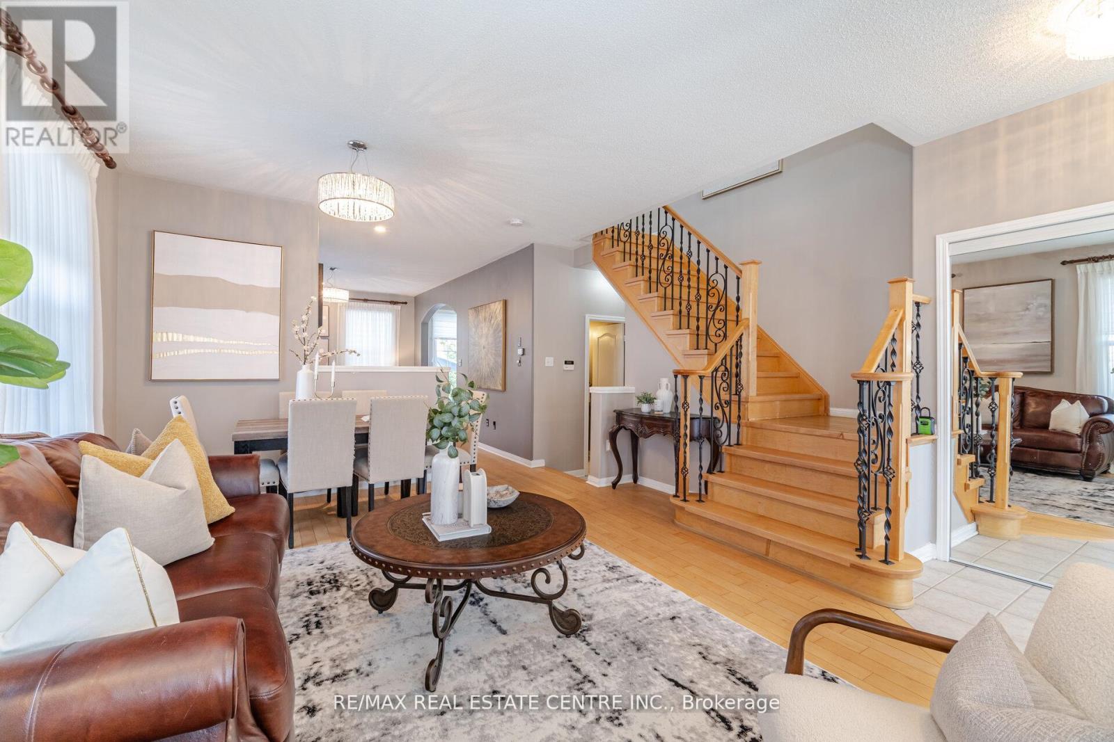 643 Hamilton Crescent, Milton, Ontario  L9T 6G9 - Photo 8 - W12213682