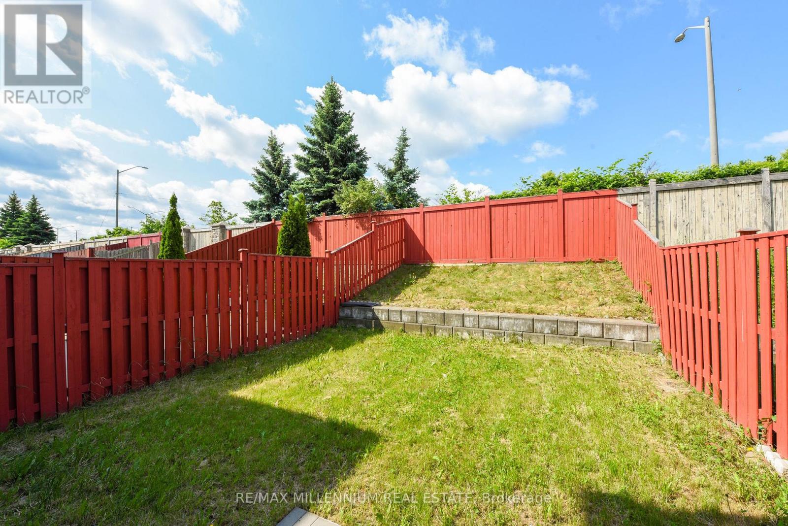 82 Rubysilver Drive, Brampton, Ontario  L6P 1R1 - Photo 8 - W12213683