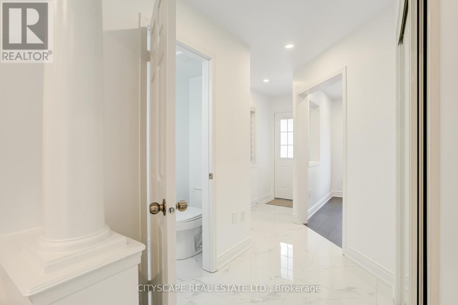 190 Fandango Drive, Brampton, Ontario  L6X 0L3 - Photo 6 - W12213718