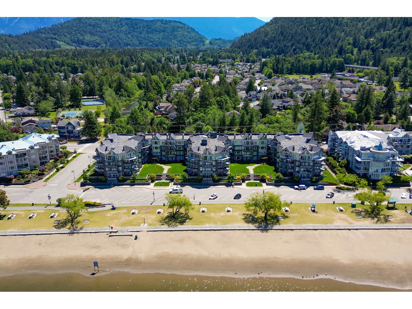317 378 Esplanade Avenue, Harrison Hot Springs, Harrison Hot Springs, British Columbia  V0M 1K0 - Photo 2 - R3014355