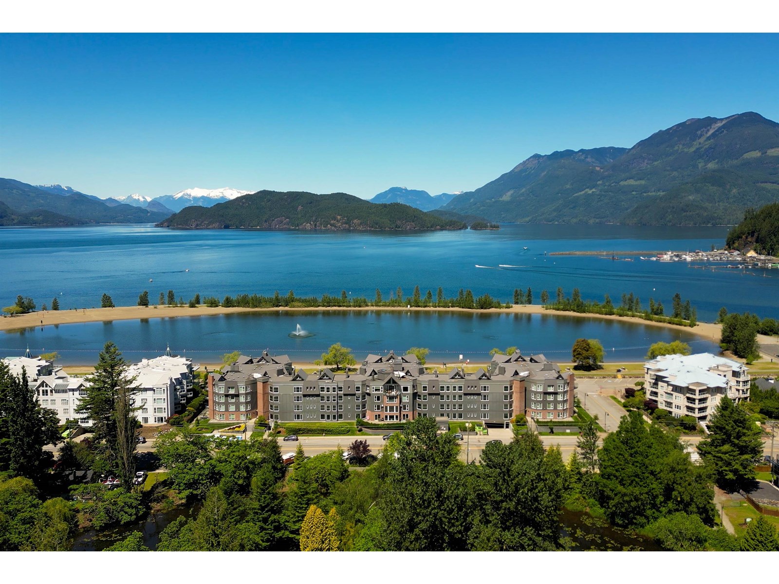 317 378 ESPLANADE AVENUE|Harrison Hot Springs, Harrison Hot Springs, British Columbia