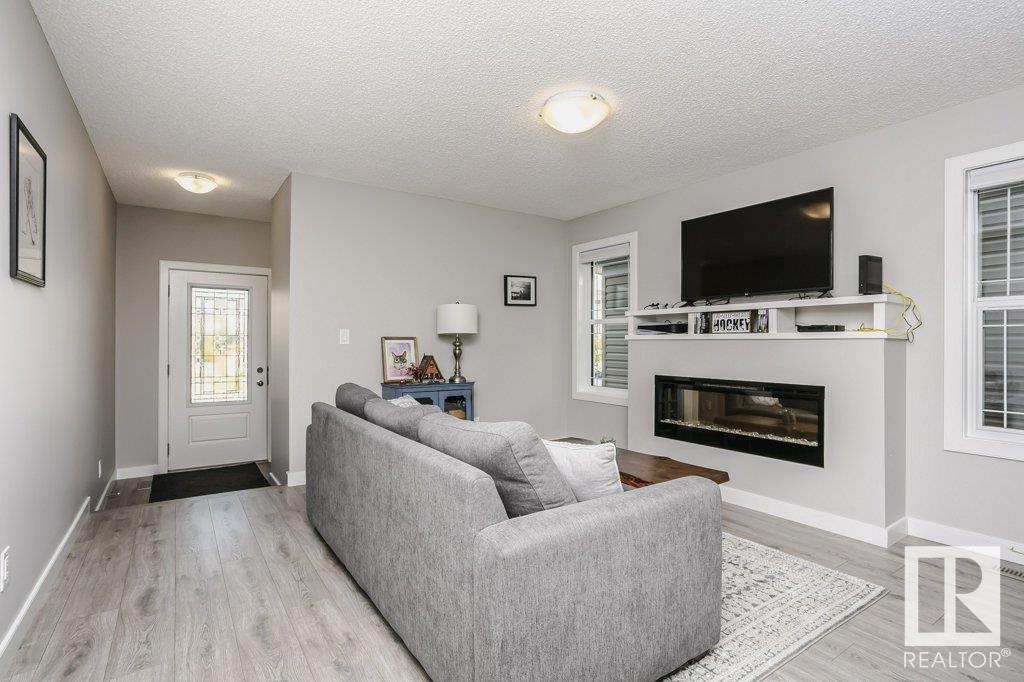 20104 18 Av Nw, Edmonton, Alberta  T6J 4T9 - Photo 4 - E4441759
