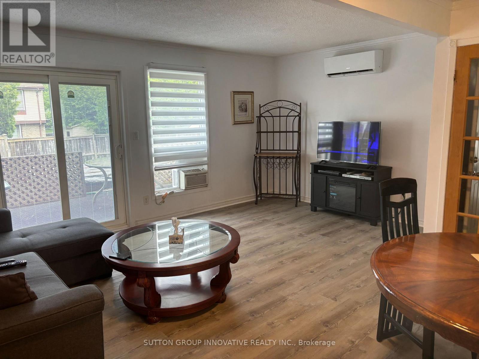 657 Upper Wentworth Street, Hamilton (Burkholme), Ontario  L9A 4V4 - Photo 11 - X12213343